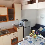 Διαμέρισμα Golden River N6 *