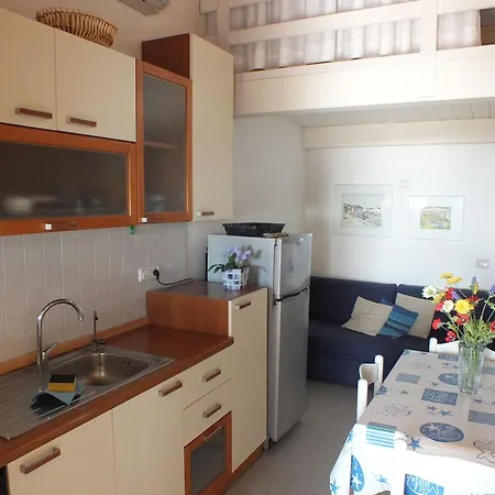 Golden River N6 Apartment
