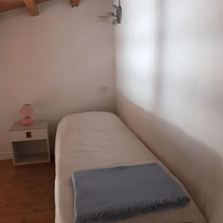 Golden River N6 Apartment